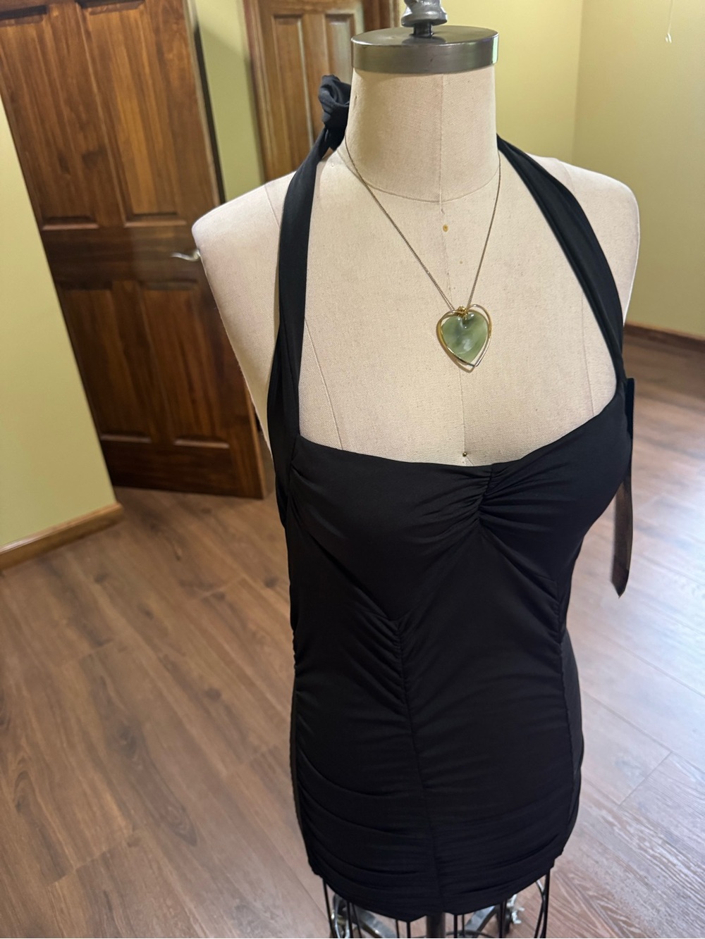 smart & sexy Black Halter Shaping Tank